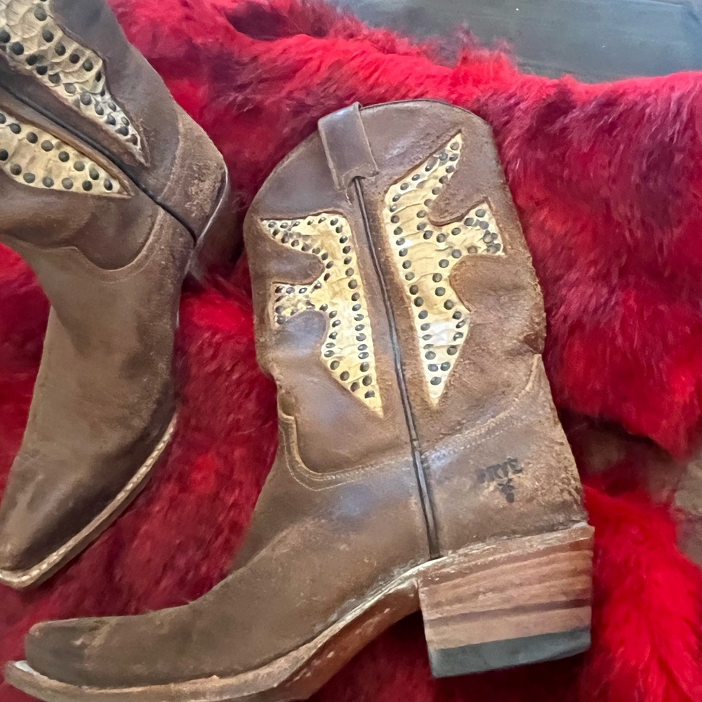 FRYE BOOTS 👢